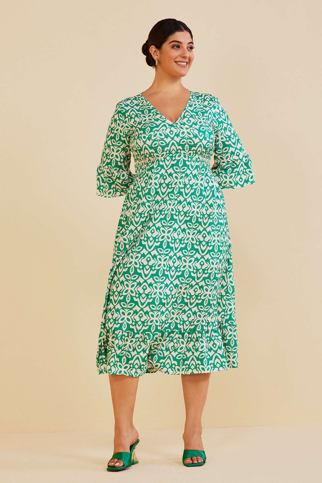 Plus Size Pattern V-neck Midi Dress